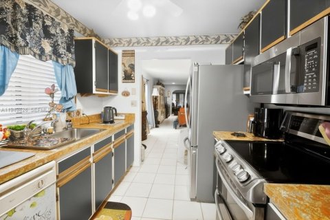 Villa ou maison à vendre à Coconut Creek, Floride: 2 chambres, 128.11 m2 № 2153032 - photo 5