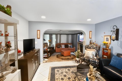 Villa ou maison à vendre à Coconut Creek, Floride: 2 chambres, 128.11 m2 № 2153032 - photo 4