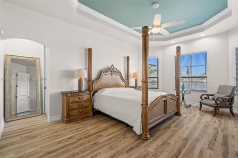 House in Cape Coral, Florida 3 bedrooms, 258.36 sq.m. № 2049752 - photo 21