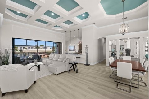 House in Cape Coral, Florida 3 bedrooms, 258.36 sq.m. № 2049752 - photo 6