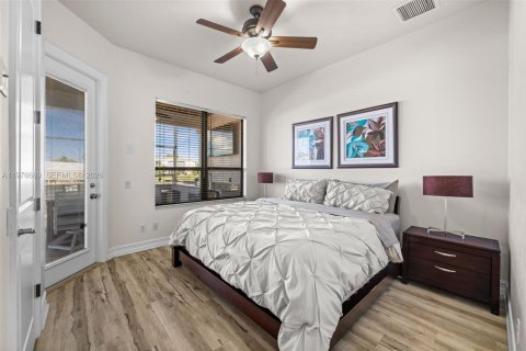 House in Cape Coral, Florida 3 bedrooms, 258.36 sq.m. № 2049752 - photo 30