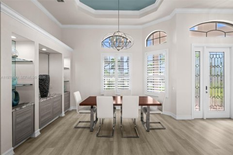 House in Cape Coral, Florida 3 bedrooms, 258.36 sq.m. № 2049752 - photo 8