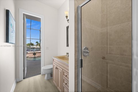 House in Cape Coral, Florida 3 bedrooms, 258.36 sq.m. № 2049752 - photo 27