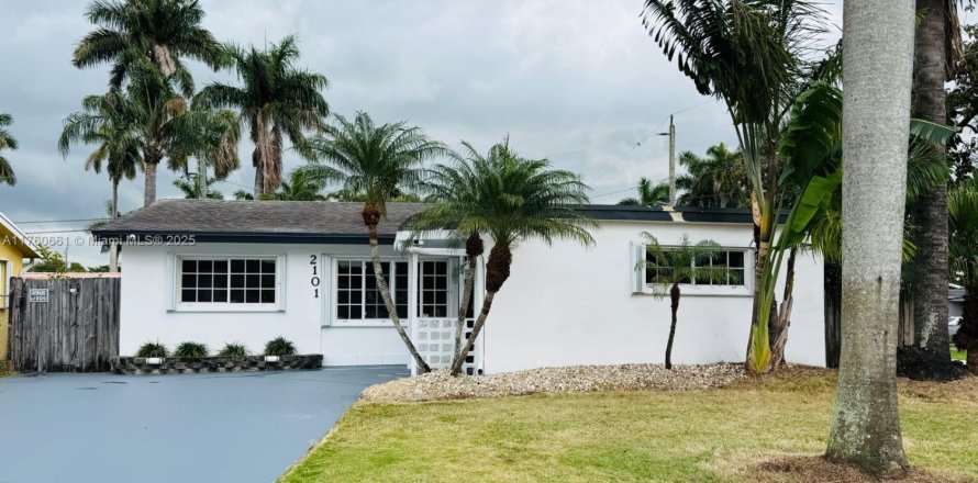 Villa ou maison à Hollywood, Floride 3 chambres, 112.41 m2 № 1707286