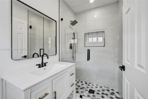 House in Hollywood, Florida 3 bedrooms, 112.41 sq.m. № 1707286 - photo 16