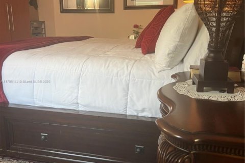 Copropriété à vendre à Miami, Floride: 1 chambre, 85.84 m2 № 1726280 - photo 2