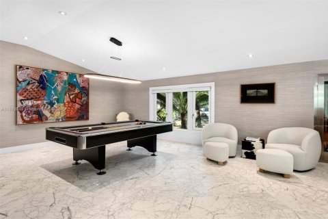 House in Coral Gables, Florida 5 bedrooms, 527.78 sq.m. № 1948533 - photo 18