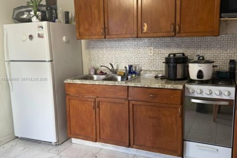 Casa en venta en Miami, Florida, 4 dormitorios, 69.58 m2 № 2281775 - foto 9