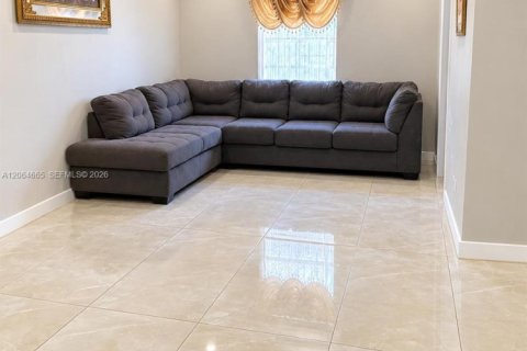 Casa en venta en Miami, Florida, 4 dormitorios, 69.58 m2 № 2281775 - foto 6