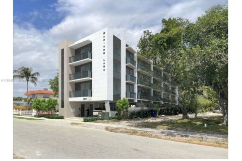 House in Hollywood, Florida 2 bedrooms, 57.6 sq.m. № 1893008 - photo 1