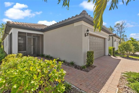 Villa ou maison à vendre à North Port, Floride: 2 chambres, 131.18 m2 № 1603061 - photo 2