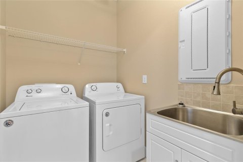 Villa ou maison à vendre à North Port, Floride: 2 chambres, 131.18 m2 № 1603061 - photo 16