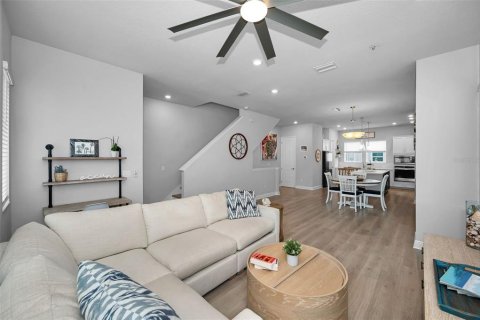 Townhouse in Sarasota, Florida 3 bedrooms, 195.84 sq.m. № 2201750 - photo 18