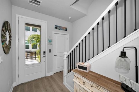 Townhouse in Sarasota, Florida 3 bedrooms, 195.84 sq.m. № 2201750 - photo 6