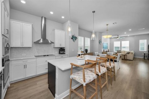 Townhouse in Sarasota, Florida 3 bedrooms, 195.84 sq.m. № 2201750 - photo 3