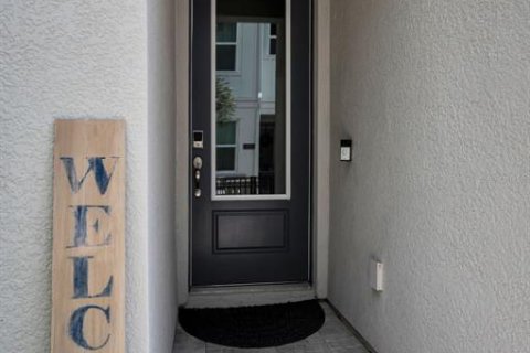 Townhouse in Sarasota, Florida 3 bedrooms, 195.84 sq.m. № 2201750 - photo 10