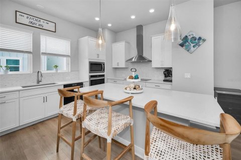 Townhouse in Sarasota, Florida 3 bedrooms, 195.84 sq.m. № 2201750 - photo 30