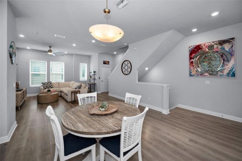 Townhouse in Sarasota, Florida 3 bedrooms, 195.84 sq.m. № 2201750 - photo 21