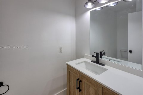 Townhouse in Doral, Florida 3 bedrooms, 159.05 sq.m. № 1954780 - photo 17