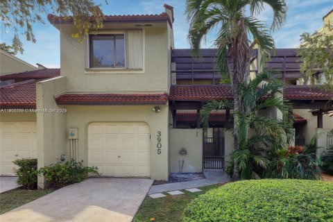 Townhouse in Doral, Florida 3 bedrooms, 159.05 sq.m. № 1954780 - photo 5