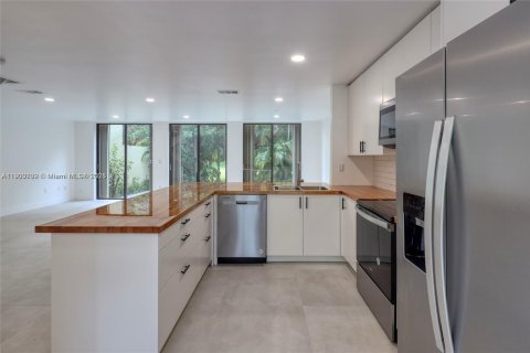 Townhouse in Doral, Florida 3 bedrooms, 159.05 sq.m. № 1954780 - photo 4