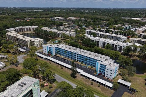 Condo in Saint Petersburg, Florida, 2 bedrooms № 2122634 - photo 27