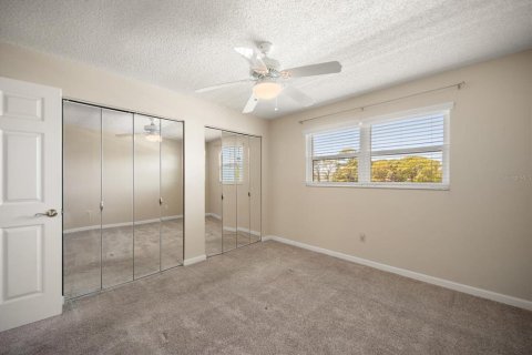 Condo in Saint Petersburg, Florida, 2 bedrooms № 2122634 - photo 26