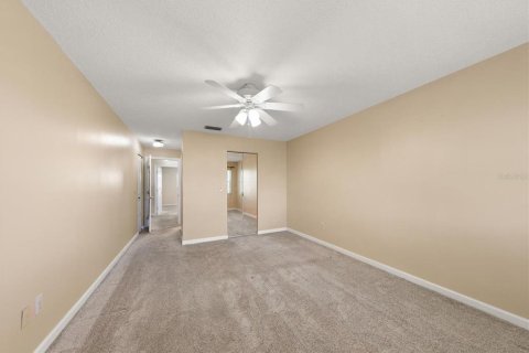 Condo in Saint Petersburg, Florida, 2 bedrooms № 2122634 - photo 21