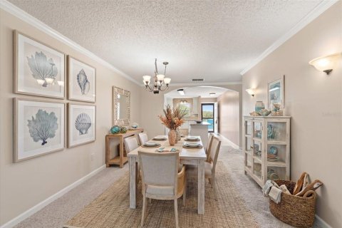 Condo in Saint Petersburg, Florida, 2 bedrooms № 2122634 - photo 13