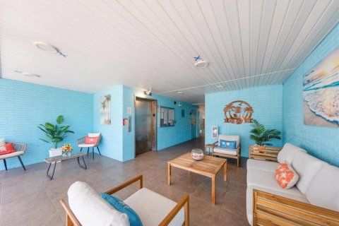 Condo in Saint Petersburg, Florida, 2 bedrooms № 2122634 - photo 30