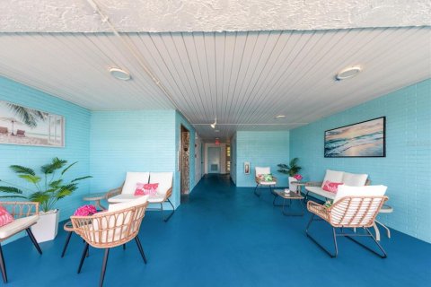 Condo in Saint Petersburg, Florida, 2 bedrooms № 2122634 - photo 29