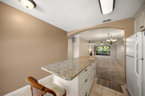 Condo in Saint Petersburg, Florida, 2 bedrooms № 2122634 - photo 9