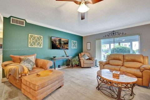 Купить виллу или дом в Халландейл-Бич, Флорида 2 спальни, 97.55м2, № 1958563 - фото 9