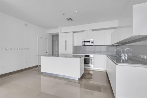 Condominio en alquiler en Miami, Florida, 2 dormitorios, 130.16 m2 № 2004379 - foto 7