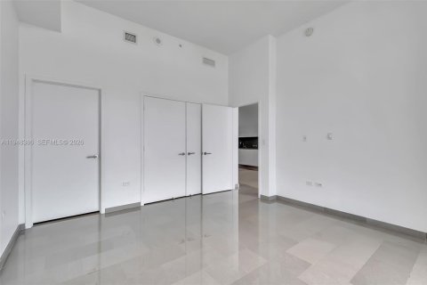 Condominio en alquiler en Miami, Florida, 2 dormitorios, 130.16 m2 № 2004379 - foto 18