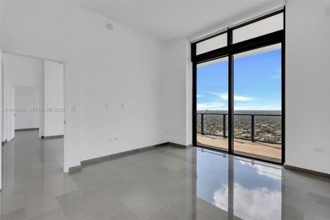 Condominio en alquiler en Miami, Florida, 2 dormitorios, 130.16 m2 № 2004379 - foto 17