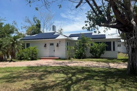 House in Sarasota, Florida 4 bedrooms, 251.67 sq.m. № 2149160