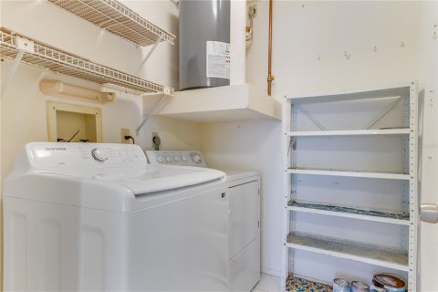 House in North Port, Florida 2 bedrooms, 93.83 sq.m. № 1911840 - photo 24