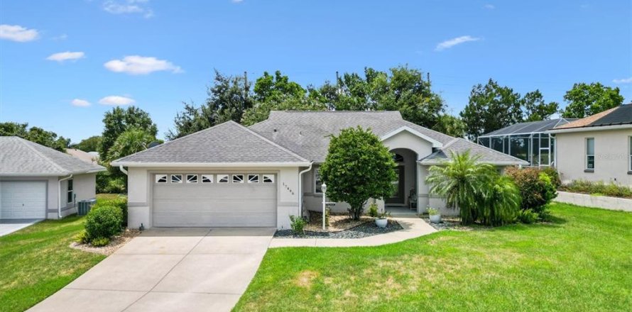 House in Summerfield, Florida 3 bedrooms, 156.17 sq.m. № 1865857