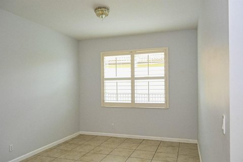 Villa ou maison à vendre à Port St. Lucie, Floride: 3 chambres, 206.71 m2 № 2178560 - photo 11