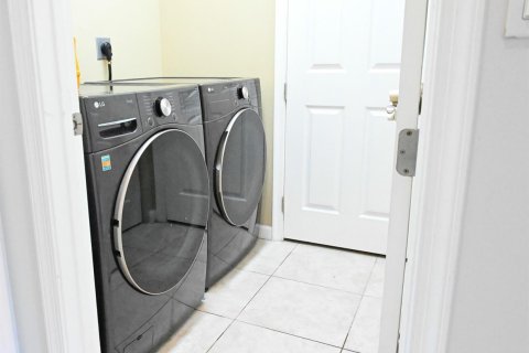 Villa ou maison à vendre à Port St. Lucie, Floride: 3 chambres, 206.71 m2 № 2178560 - photo 10