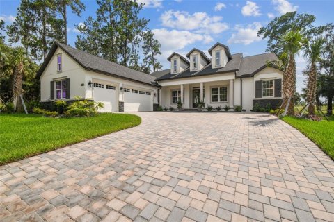 House in Brooksville, Florida 3 bedrooms, 286.79 sq.m. № 2108833
