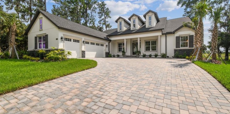 House in Brooksville, Florida 3 bedrooms, 286.79 sq.m. № 2108833