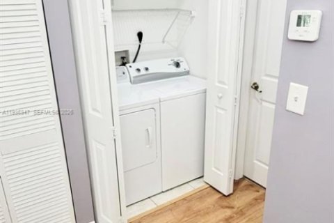 Touwnhouse à louer à Homestead, Floride: 4 chambres, 143.44 m2 № 1994996 - photo 12