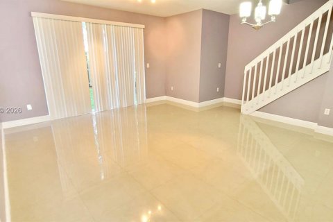 Touwnhouse à louer à Homestead, Floride: 4 chambres, 143.44 m2 № 1994996 - photo 4