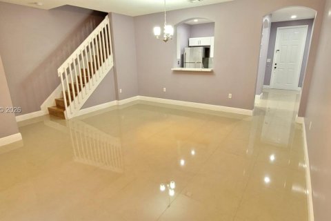 Touwnhouse à louer à Homestead, Floride: 4 chambres, 143.44 m2 № 1994996 - photo 3