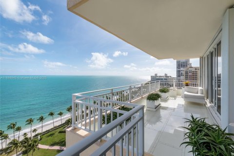 Condo in Key Biscayne, Florida, 4 bedrooms  № 1941844 - photo 3
