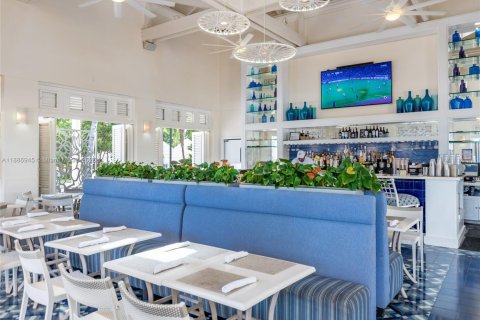 Condo in Key Biscayne, Florida, 4 bedrooms  № 1941844 - photo 19
