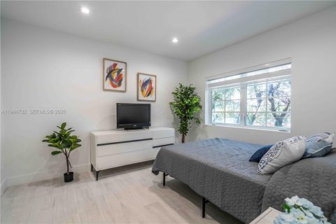 Apartment in Miami Beach, Florida 2 bedrooms № 2000930 - photo 12