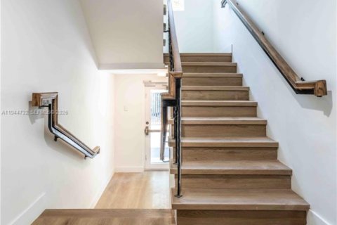 Apartment in Miami Beach, Florida 2 bedrooms № 2000930 - photo 20